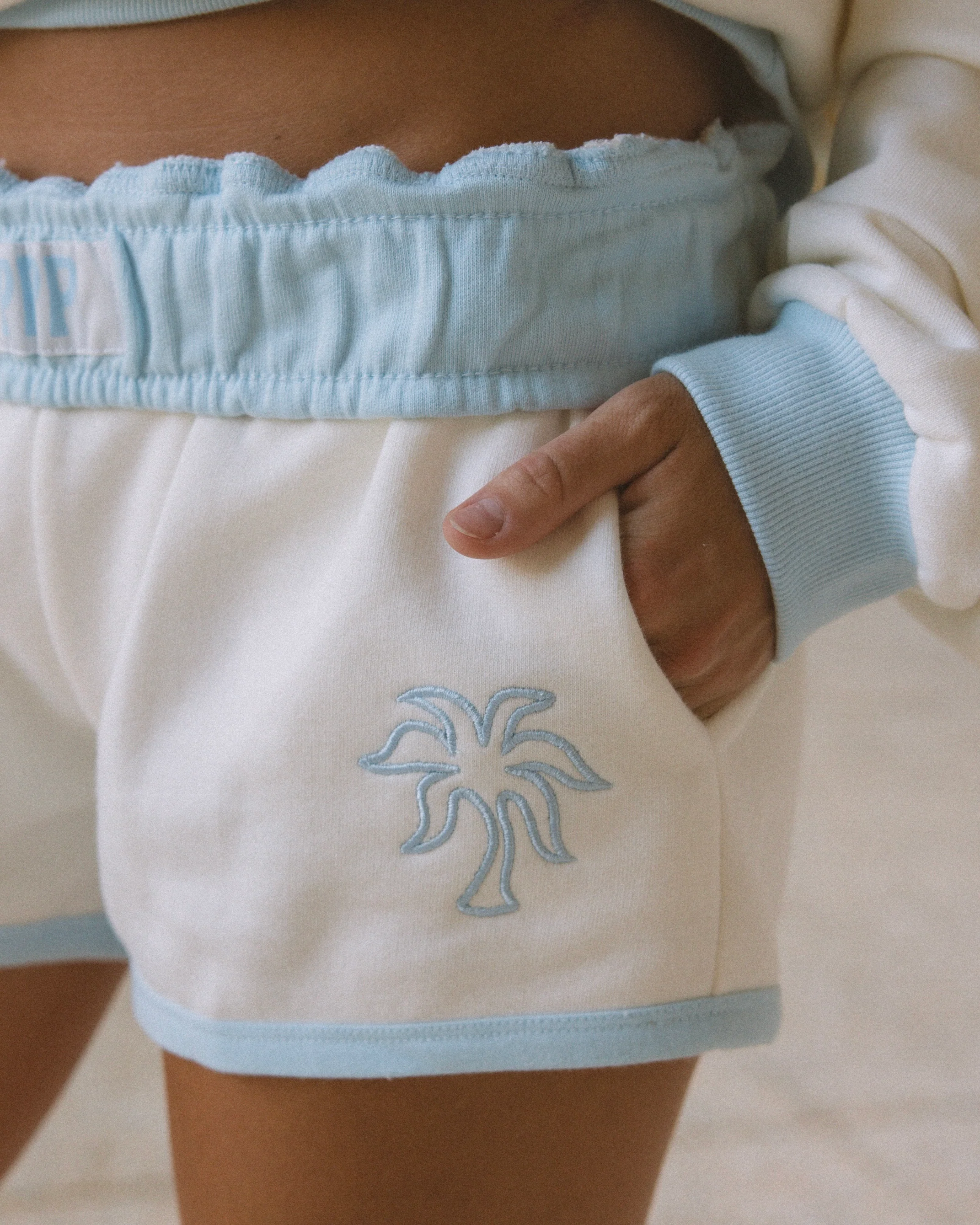 Signature Short in Seasalt - Image 3